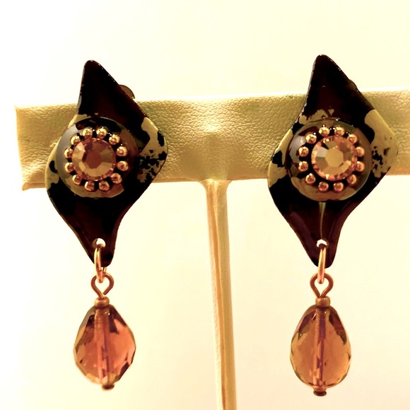MAM Vintage Clip On Earrings - Picture 1 of 4